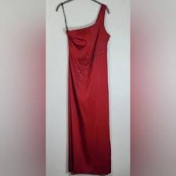 Red Dress - Rampage Semi-Formal - Picture 2 of 14